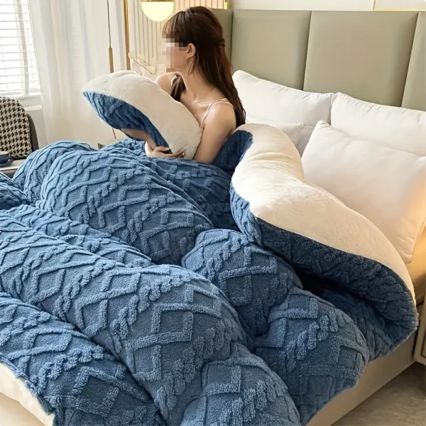 Luxurious Taffeta Comforter - Soft, Thick, and Warm for All Seasons - Machine Washable, Perfect for Bedroom, Guest Room, and Hotel Use - Image 2
